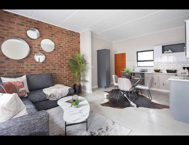 2 BEDROOM APARTMENT FOR SALE IN LYNNWOOD